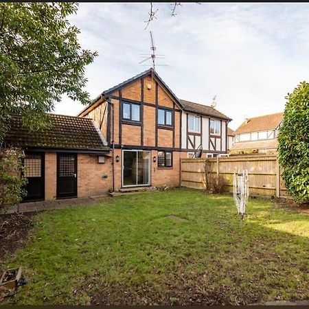 Ratby House - Spacious 3 Bed With Garden & Parking Earley Bagian luar foto
