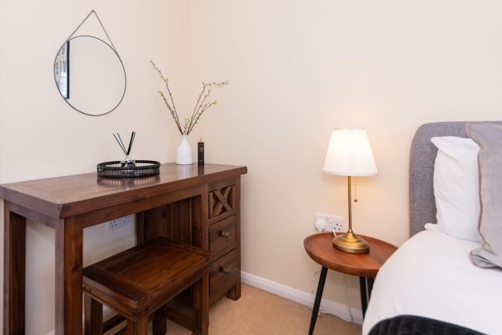 Ratby House - Spacious 3 Bed With Garden & Parking Earley Bagian luar foto