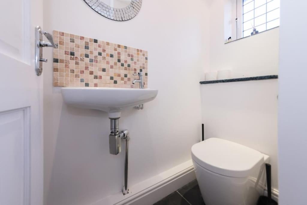 Ratby House - Spacious 3 Bed With Garden & Parking Earley Bagian luar foto